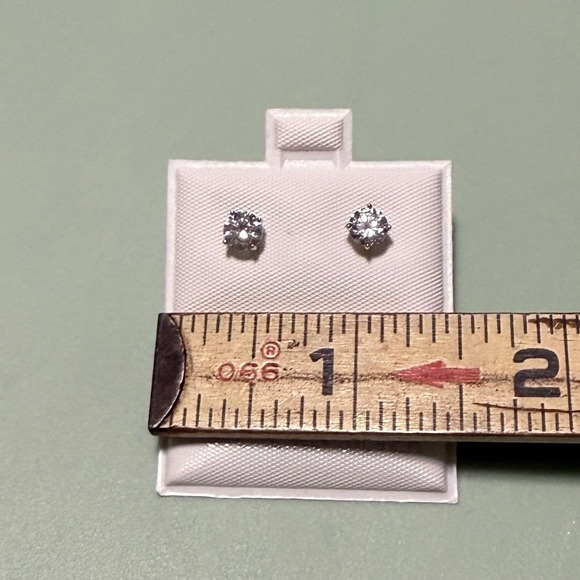 2 Sets Sterling Silver Round Cut Cubic Zirconia CZ Stud Earrings Unisex Jewelry - Picture 3 of 3